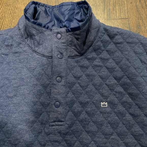 Crown and ivy quilted pull over - Picture 3 of 4